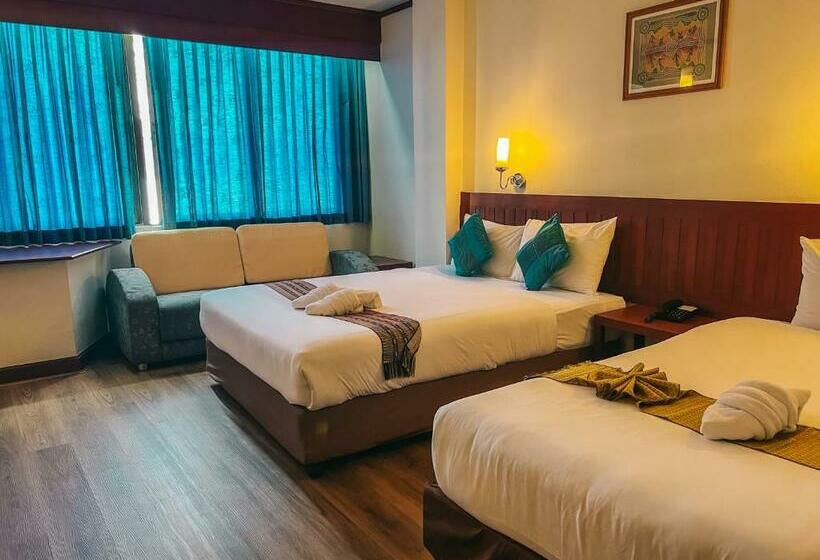 Superior Kolmen Hengen Huone, Neo Hatyai