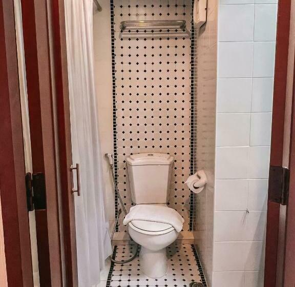 Perhesviitti, Neo Hatyai