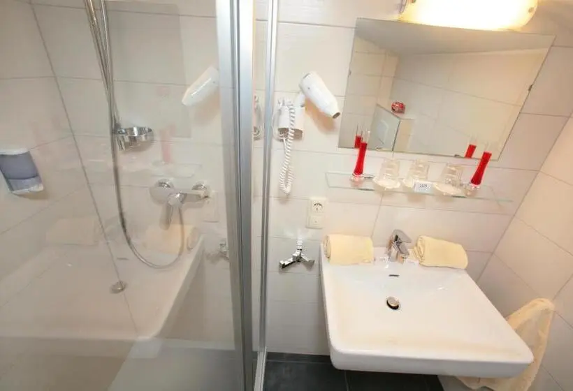 Economy Triple Room, Panorama Landhaus   Joker Card Included In Summer