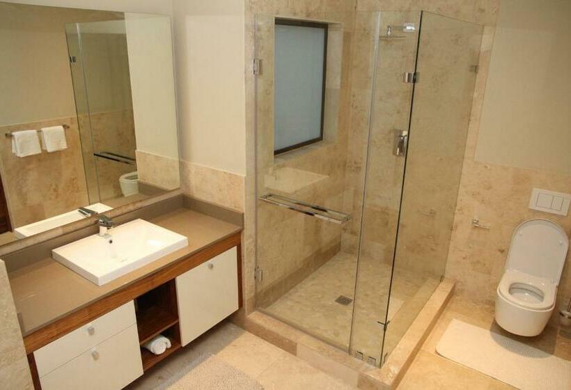 带大床的豪华间, Umvangati House