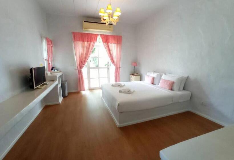 سوییت با چشم‌انداز باغ, Villa La Flora Kanchanaburi