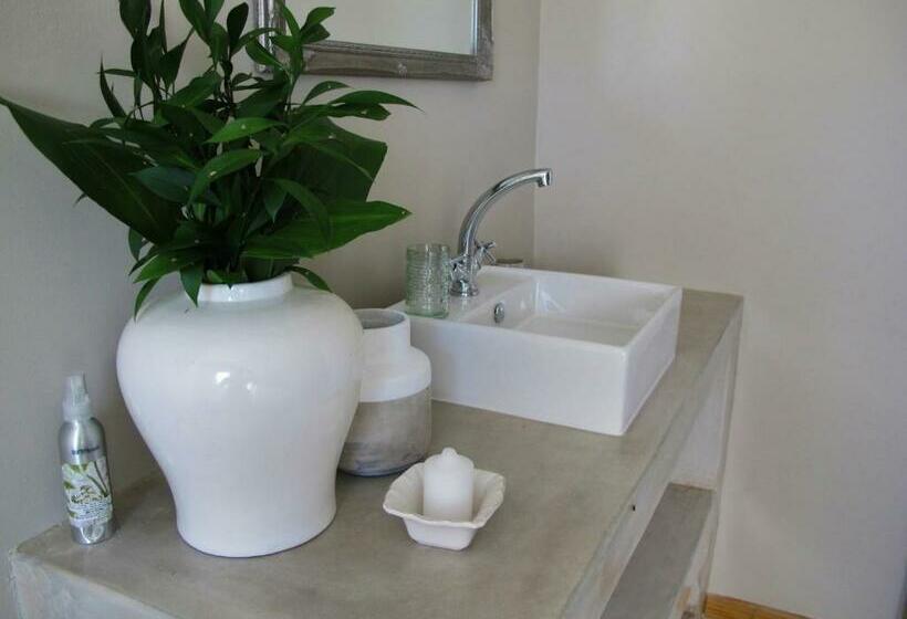 סוויטה נוף להרים, Eight On Tuin