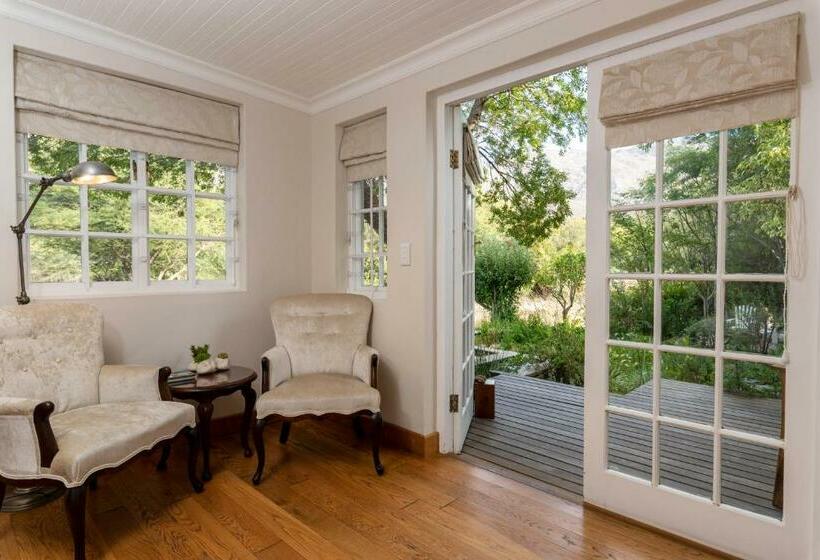 جناح, In Abundance Guest House