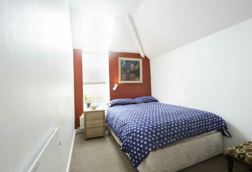 浴室共有のエコノミールーム, The Dyehouse