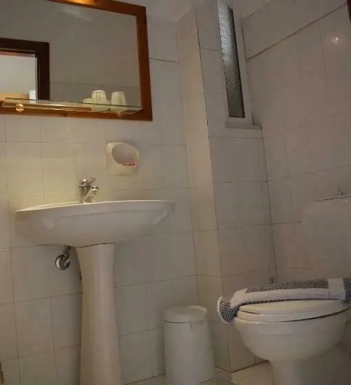 اتاق استاندارد سه نفره, Alkyonides Boutique