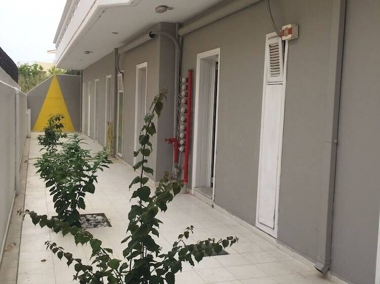 一楼标准间, Alkyonides Boutique