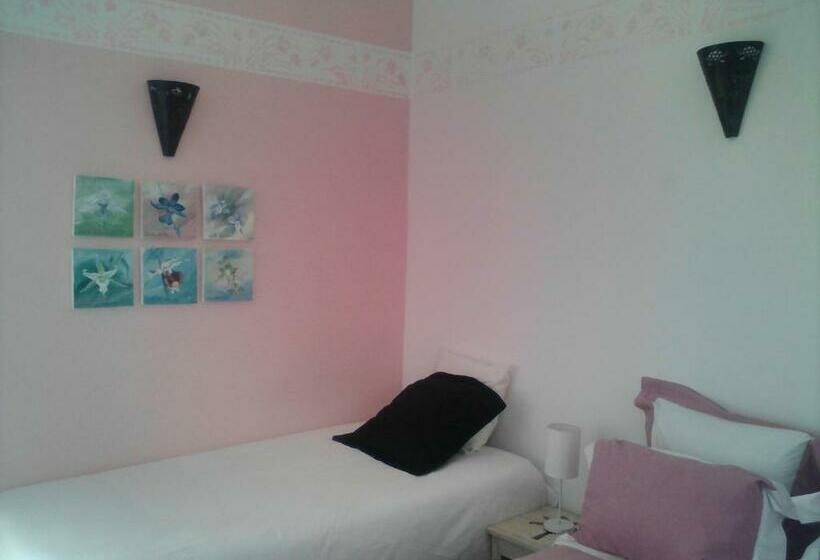 اتاق استاندارد سه نفره, Maison Lovasoa