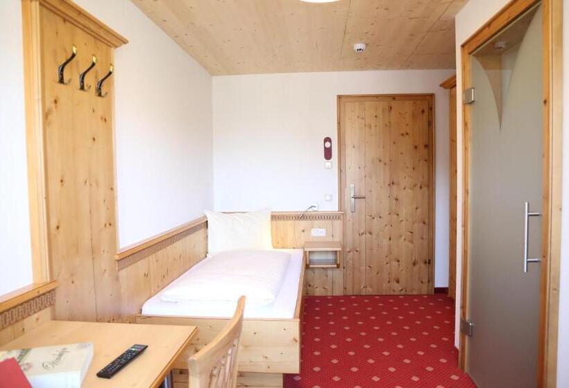 スタンダードシングルルーム, Quehenberger