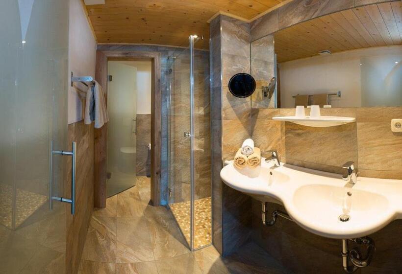 スタンダードルーム, Quehenberger