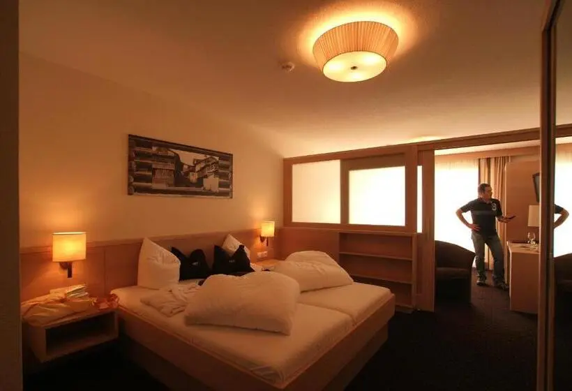 Suite, Röck Garni