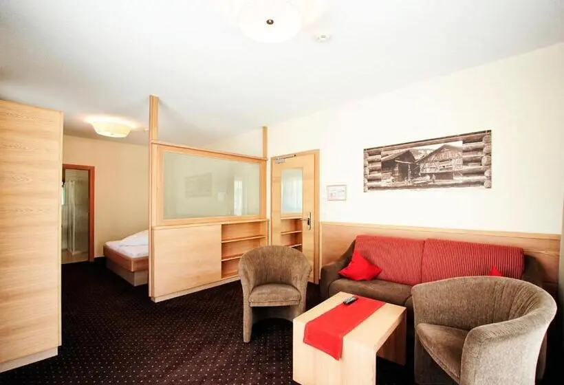 Suite Junior, Röck Garni