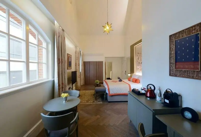 Sviitti, The Lalit London