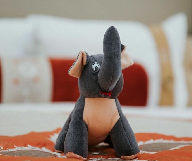 标准间, The Lalit London