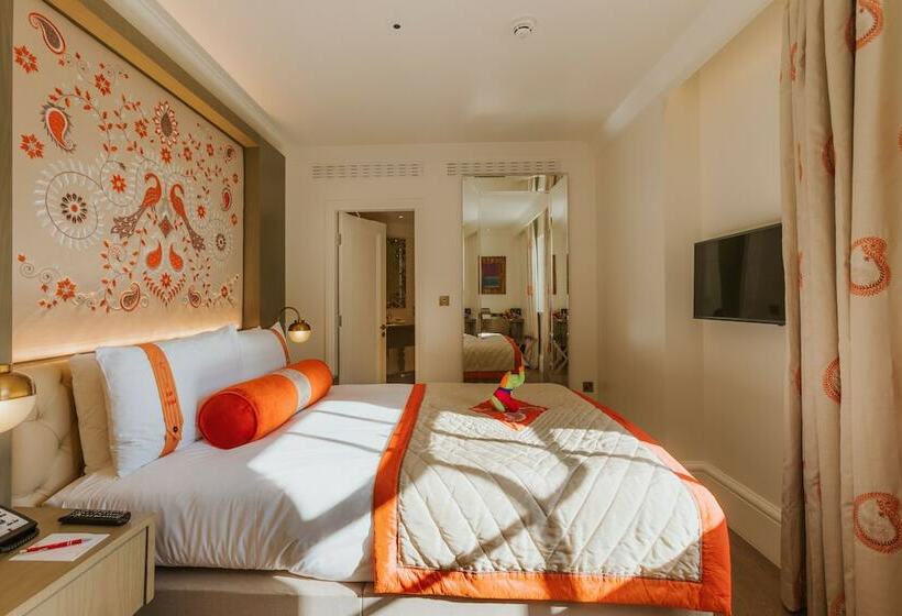 Номер Стандарт, The Lalit London
