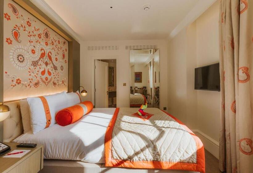 标准间, The Lalit London