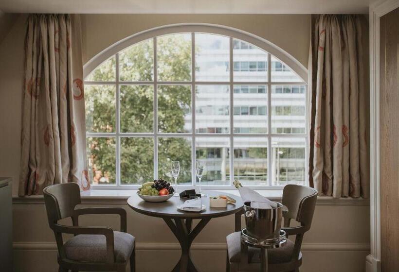 套房, The Lalit London