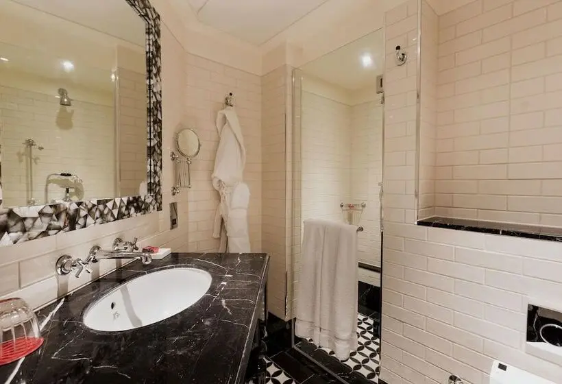 Standard-huone, The Lalit London