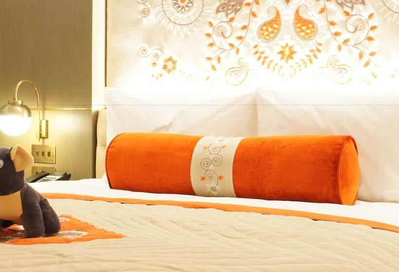 标准间, The Lalit London