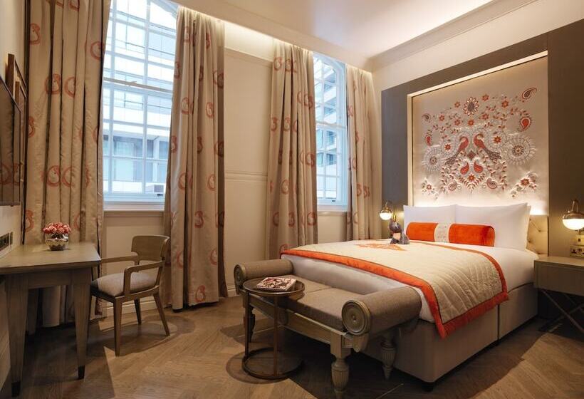 标准间, The Lalit London