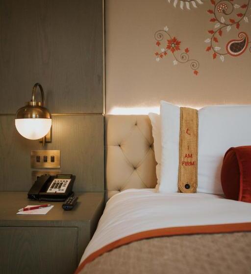 套房, The Lalit London