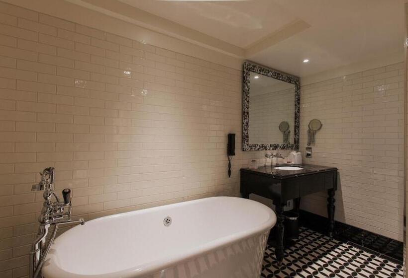 套房, The Lalit London