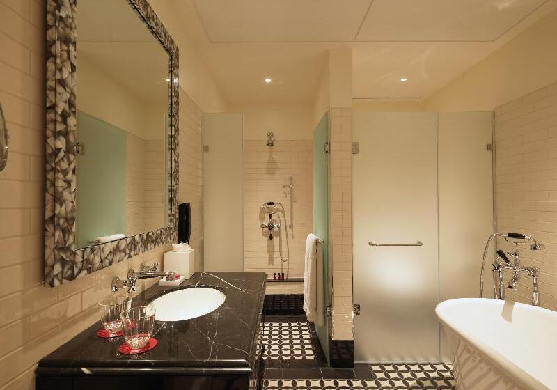 套房, The Lalit London