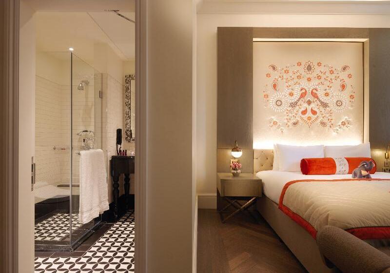 标准间, The Lalit London