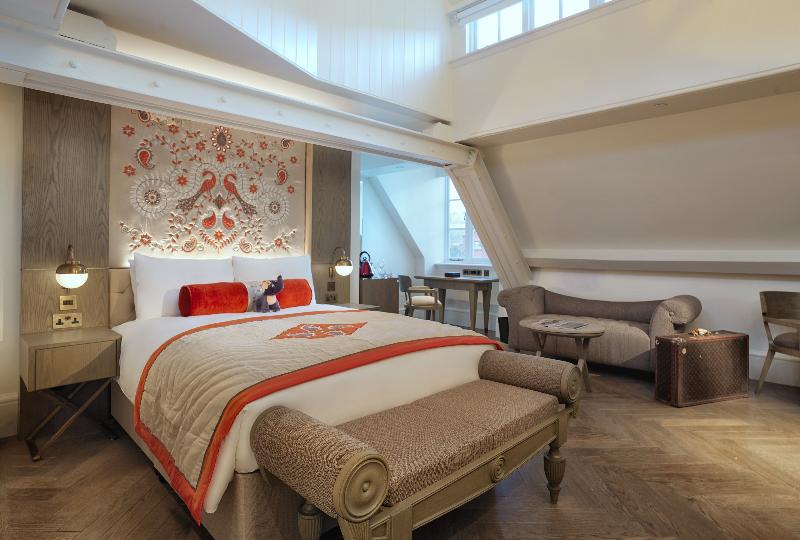 标准间, The Lalit London