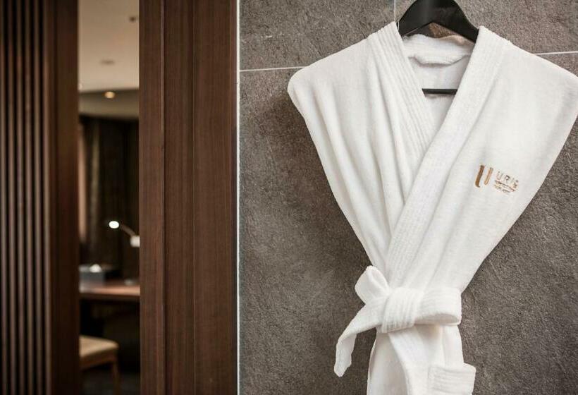 デラックスルーム, Uri&