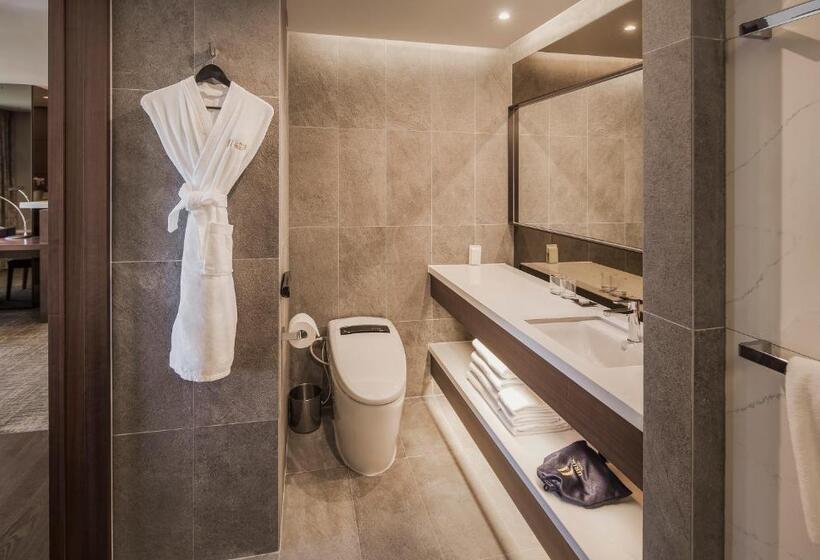 ジュニアスイート, Uri&