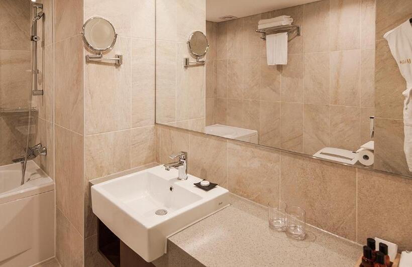 デラックスルーム, Uri&