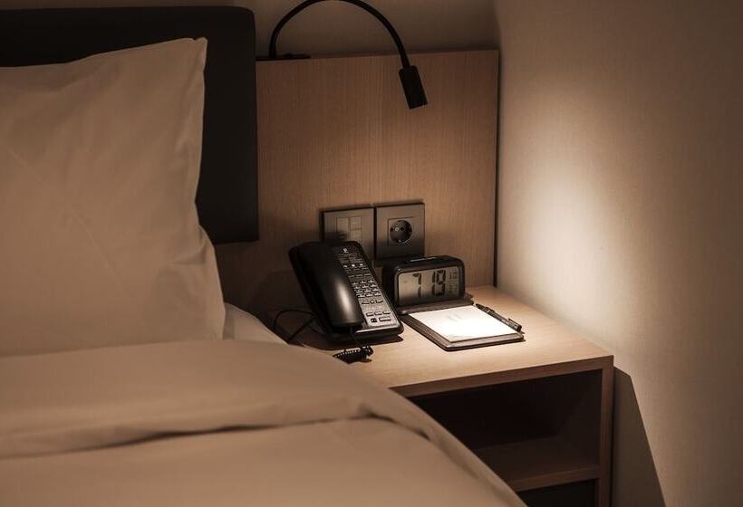 デラックスルーム, Uri&