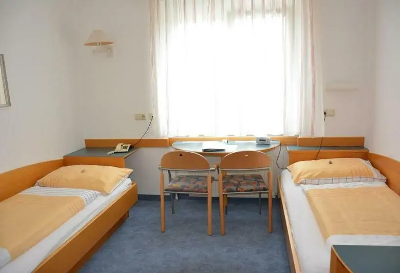 Standard-huone, Waldheimat