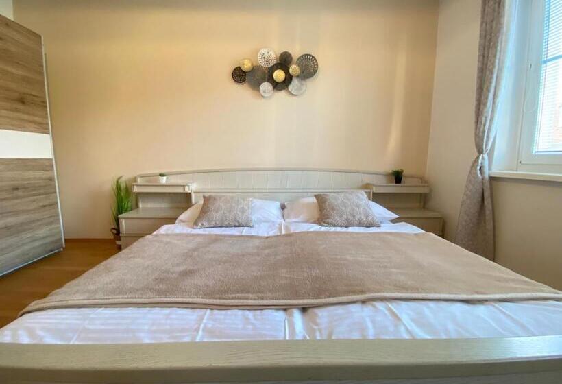 דירת שני חדרים, & Wirtshaus Hödl Kaplan