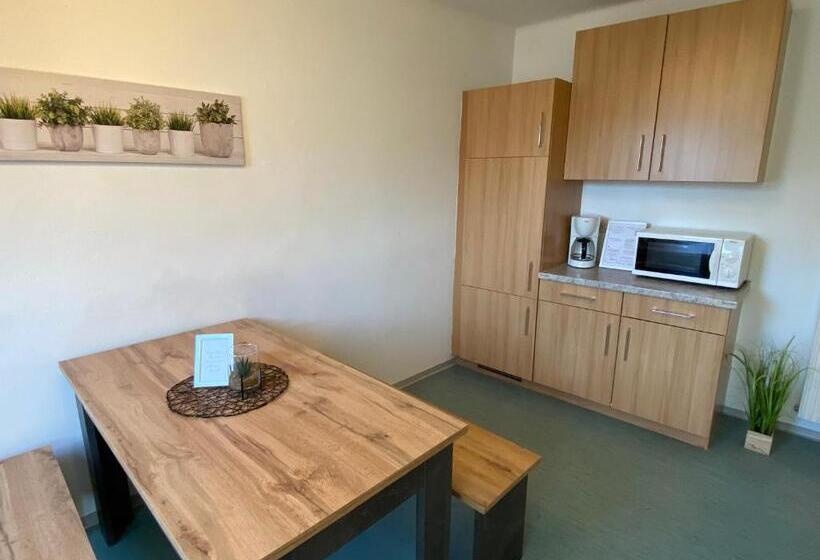 דירת שני חדרים, & Wirtshaus Hödl Kaplan