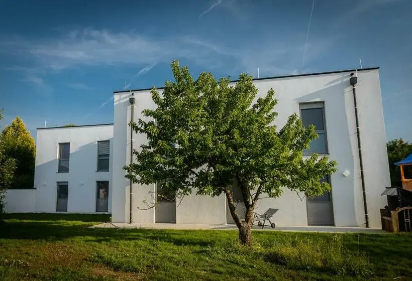 Deluxe Kolmen Hengen Huone, Dorfmeister Business Hotel B&b