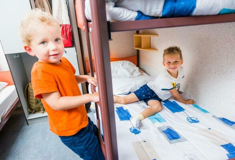 共用房间的床, Auberge De Jeunesse De La Roche Champlon