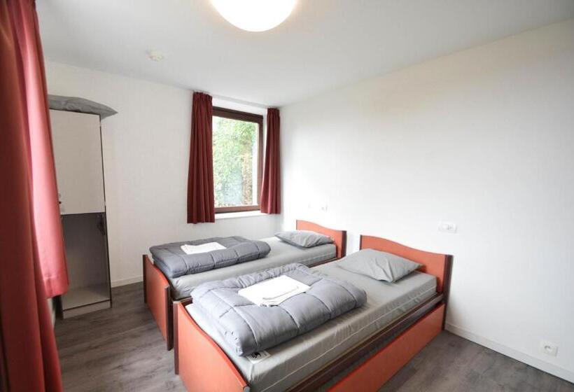 标准三人间, Auberge De Jeunesse De La Roche Champlon
