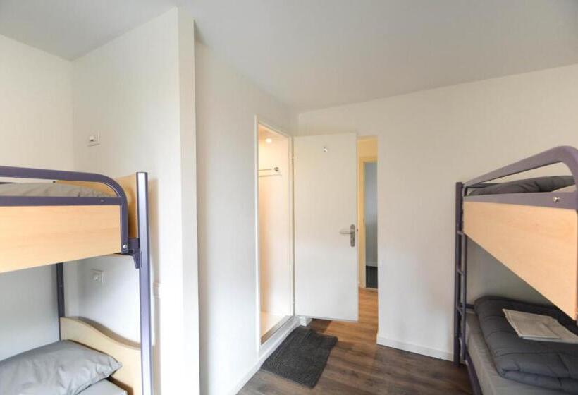 Номер Стандарт Трехместный, Auberge De Jeunesse De La Roche Champlon