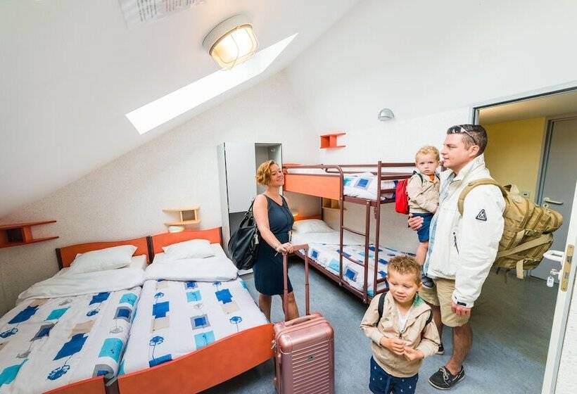 四人标准间, Auberge De Jeunesse De La Roche Champlon