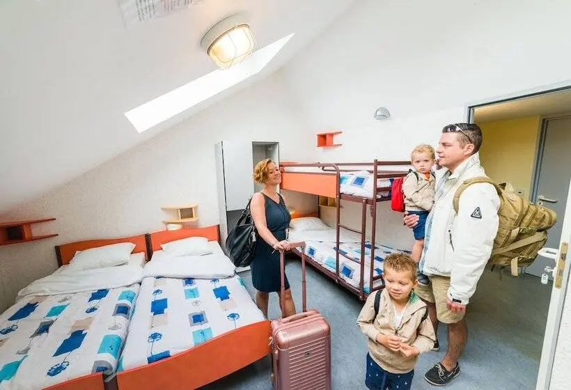Standard Neljän Hengen Huone, Auberge De Jeunesse De La Roche Champlon