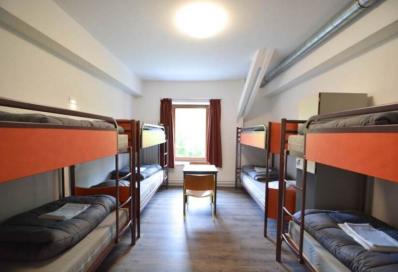 四人标准间, Auberge De Jeunesse De La Roche Champlon