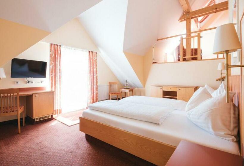 ジュニアスイート, Am Marktplatz   Landgasthof Wratschko   Gamlitz