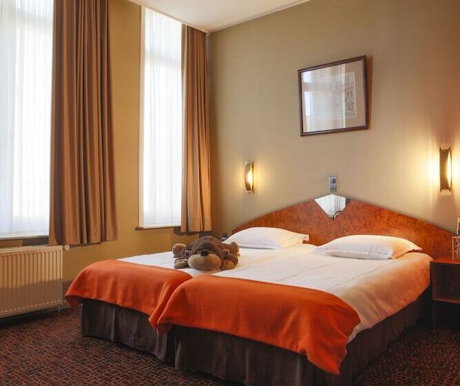 컴포트 룸, Grupello