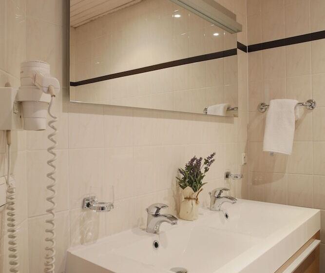 컴포트 룸, Grupello