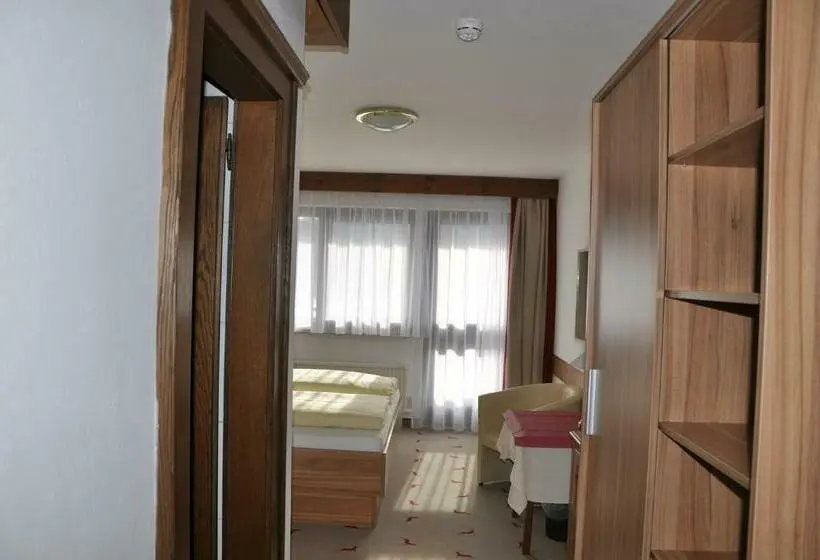 اتاق استاندارد, Moawirt
