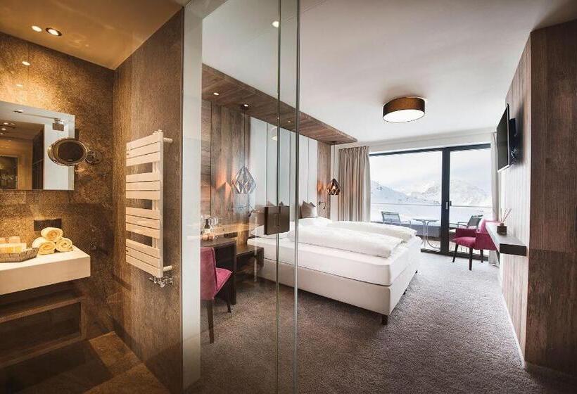 חדר סטנדרט לשלושה עם מרפסת, Mooshaus Winterresort