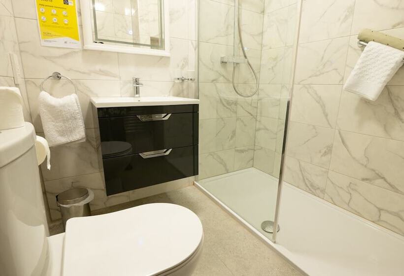 غرفة قياسية ثلاثية, Station House Bed & Breakfast