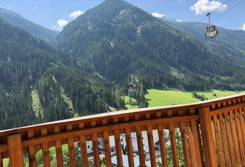 スタンダードスタジオ, Garni Central Zimmer Studios Apartments