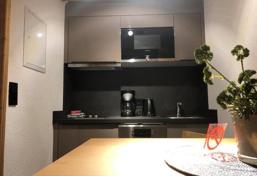 スタンダードスタジオ, Garni Central Zimmer Studios Apartments